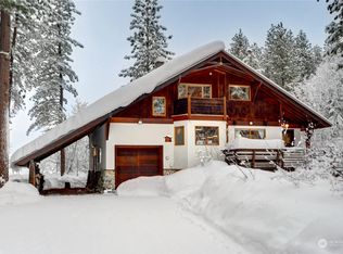 17 Deer Run Loop Rd, Winthrop, WA 98862