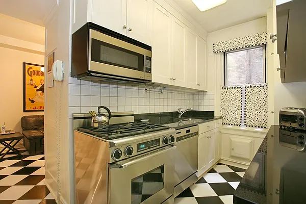 Sold by Corcoran | media 14