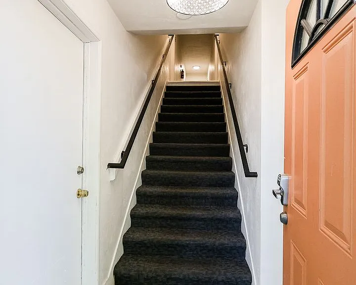 1408 G St — Photo 22