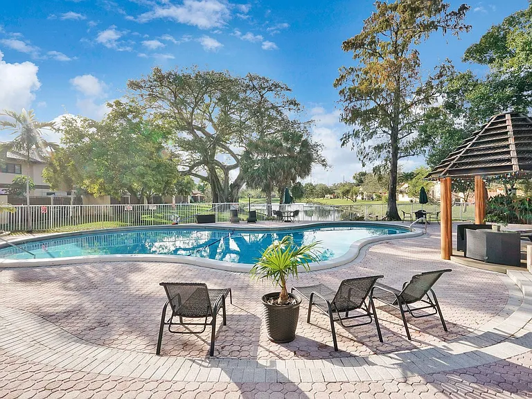 3090 S Oakland Forest Dr #1901 — Photo 17