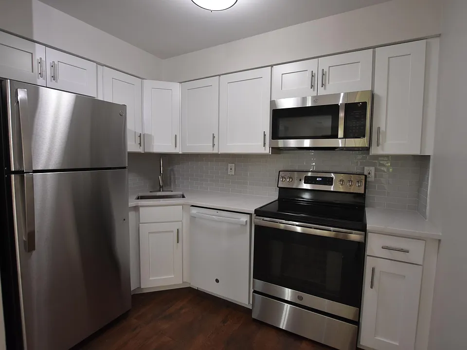 24 Sunrise Dr