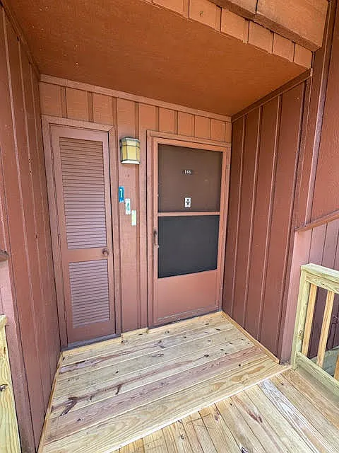146 Lakeside Villa #146
