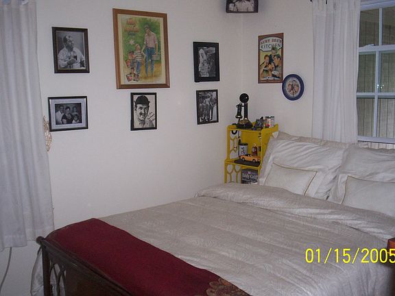 2nd bedroom
