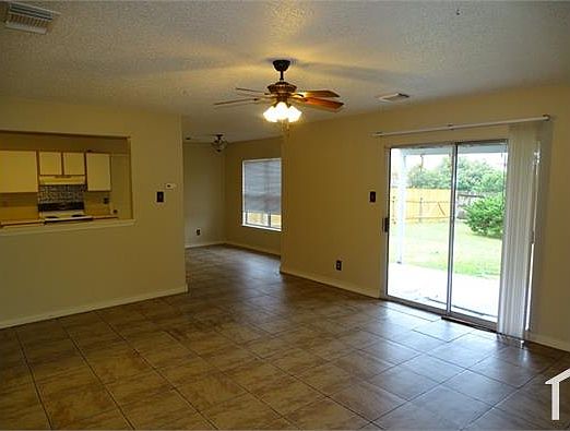 4th image of 8014 Chestnut Cedar Dr #Na