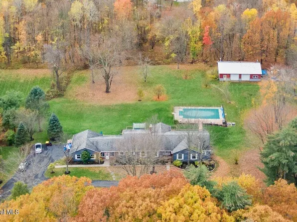 51 New Road, East Greenbush, NY 12061