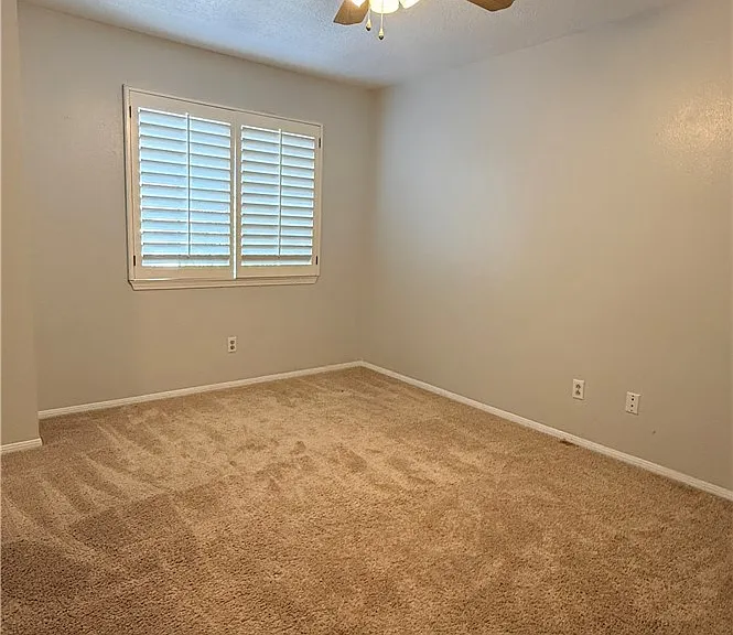 12022 Falcon Crest Way — Photo 32
