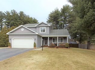 34 Wynnefield Dr, South Glens Falls, NY 12803