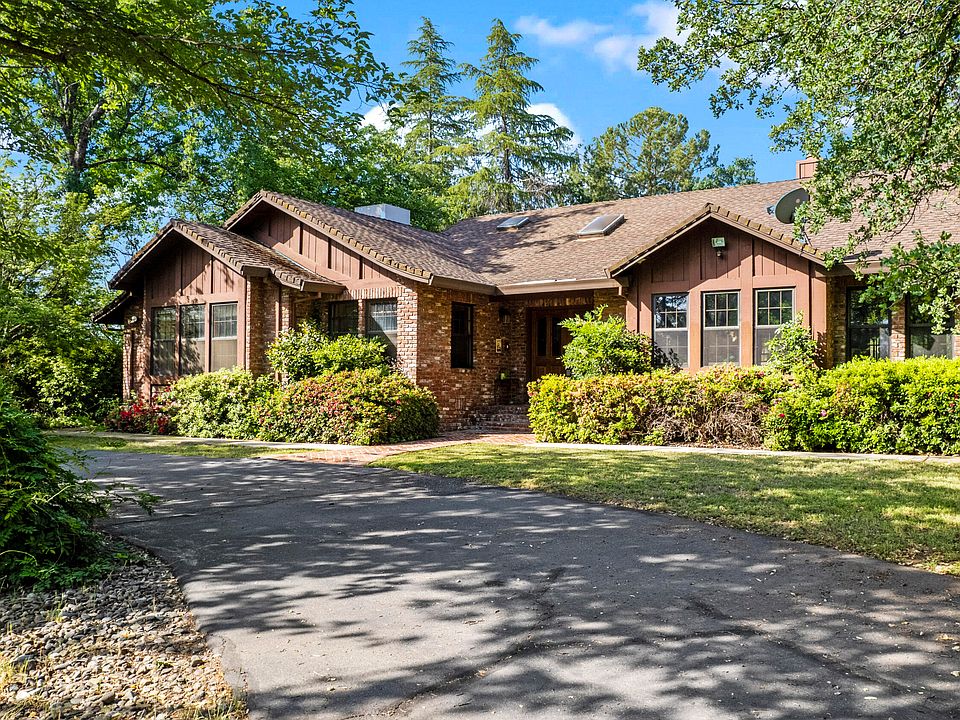 1st image of 15585 Mountain Shadows Dr