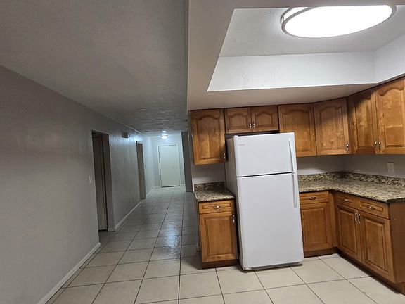 4th image of 7901 NW 71st Ct