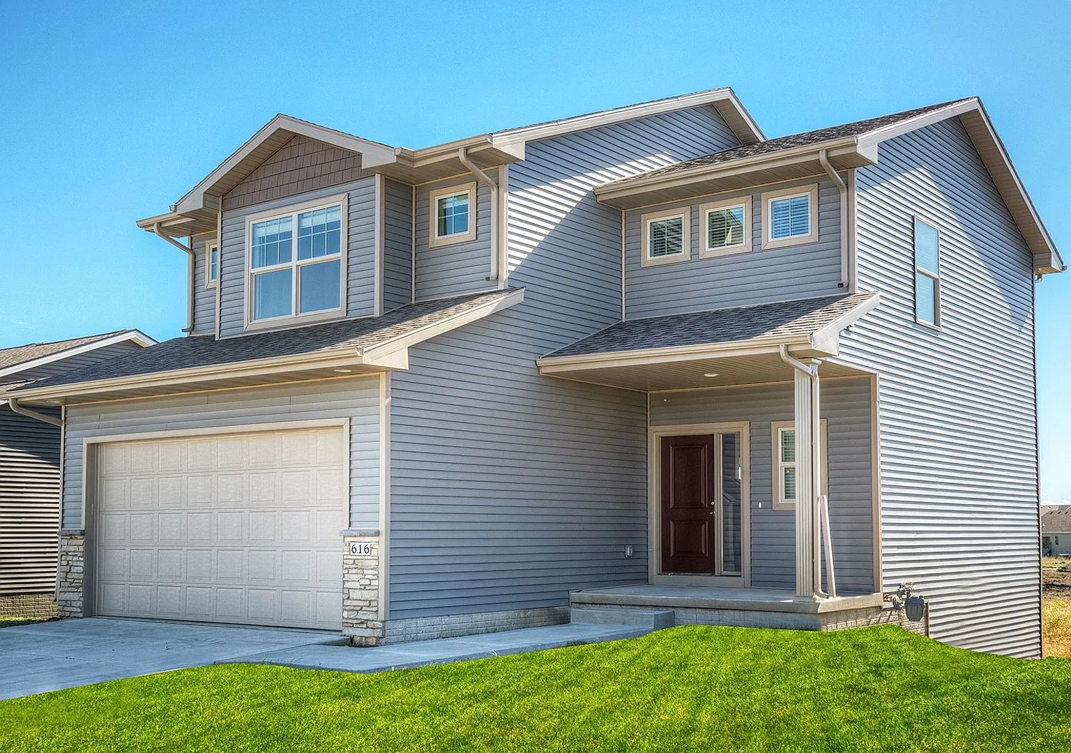 Beautiful 4 Bedroom Home In Grimes — Photo 1