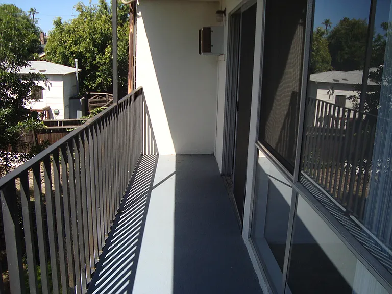 Nightingale Apartments — Photo 12