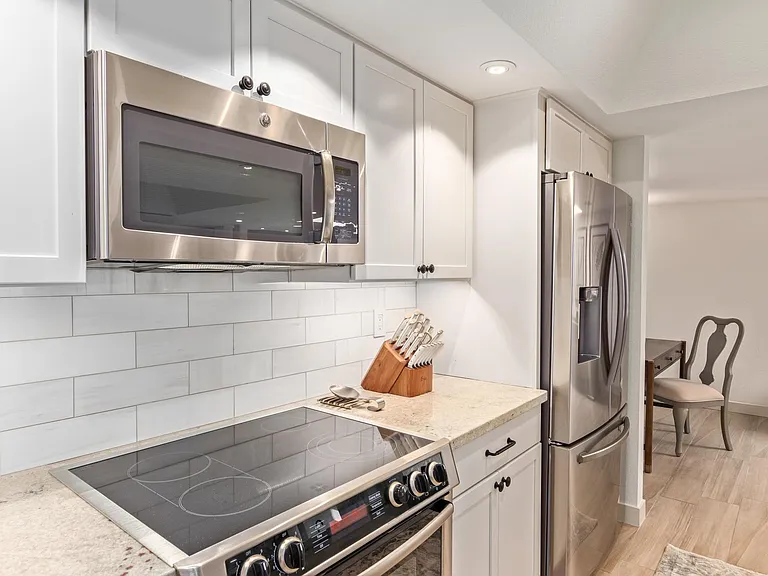 7674 N Via De Platina — Photo 10