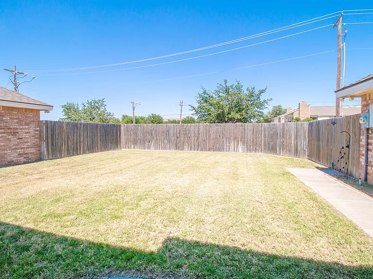 4906 Quartz Ln — Photo 21