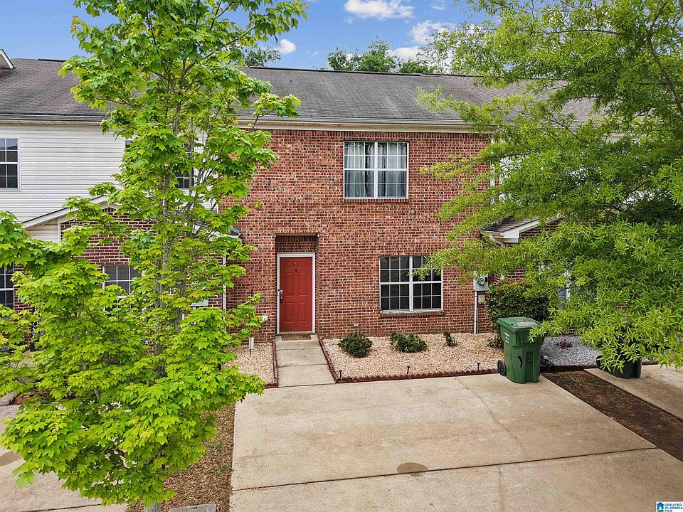 1st image of 72 Park Dr S
