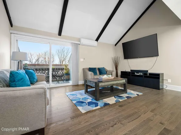 11 Middle Village Way, Tannersville, PA 18372