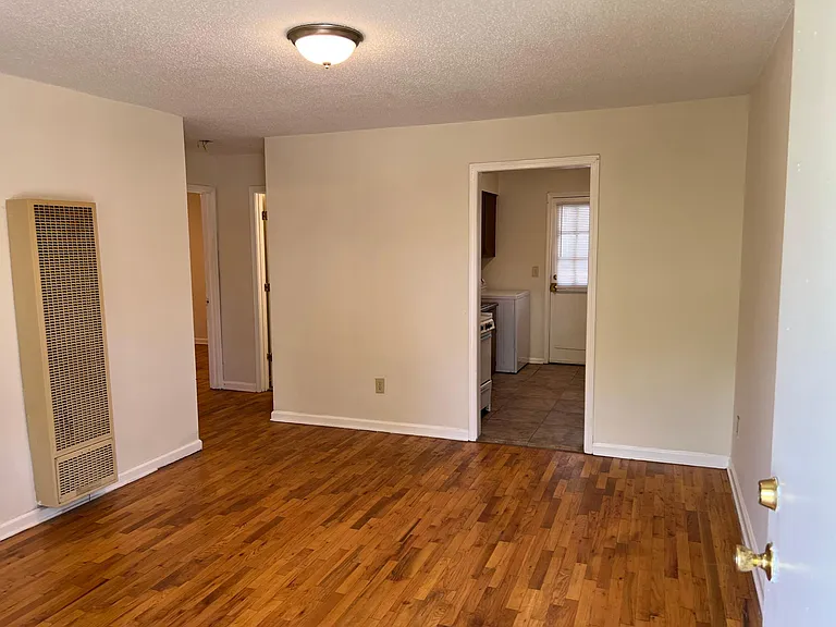 261 Keel Ave — Photo 6