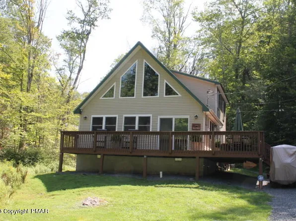 111 Paxinos Dr, Pocono Lake, PA 18347