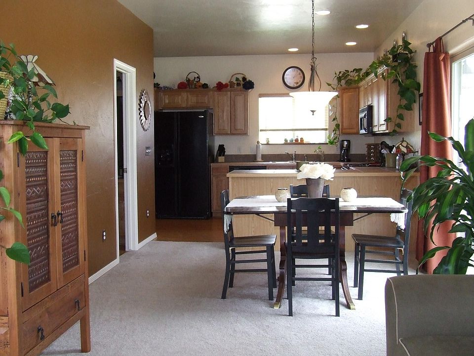 Dining into Kitchen