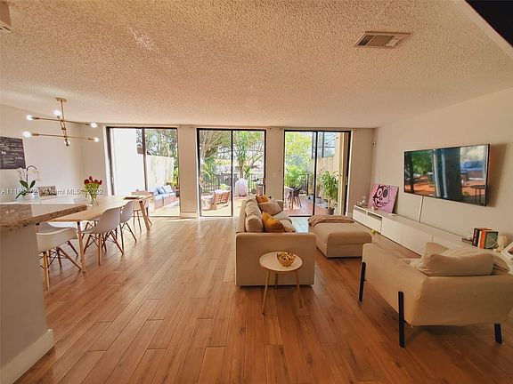 2nd image of 3619 Torremolinos Ave