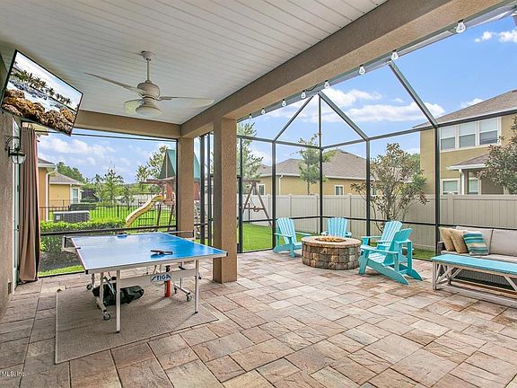 2nd image of 79 Willow Park Way