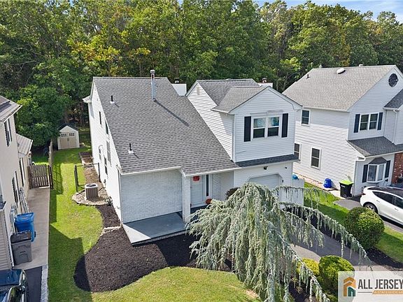 2nd image of 25 Shelley Rd