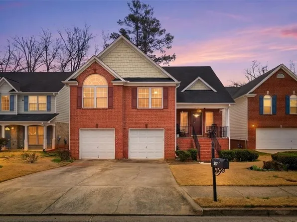 4650 Parkview Walk Dr, Lilburn, GA 30047