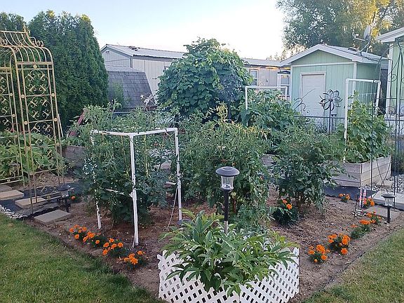 2nd image of 4112 E Center Rd Trailer 43