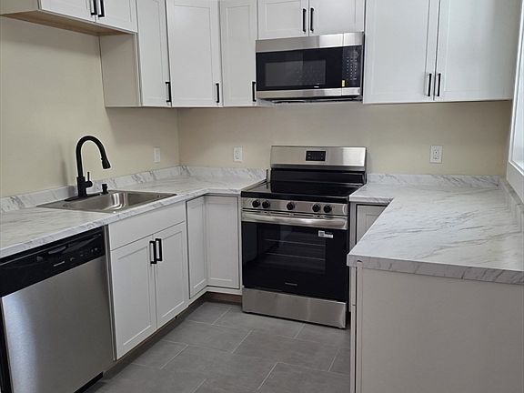 3rd image of 1220 Water St