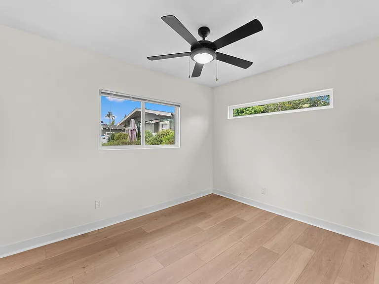 2552 B St — Photo 17
