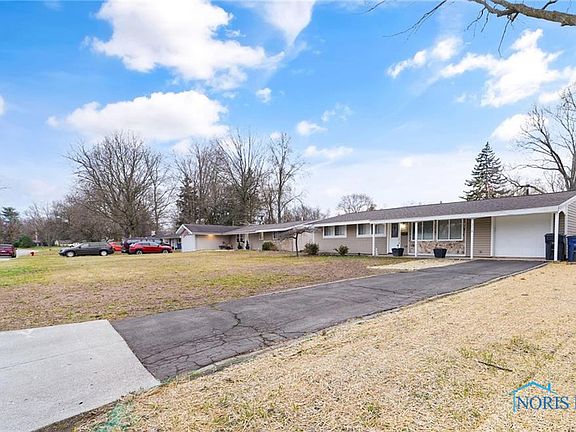 3rd image of 3019 W Lincolnshire Blvd