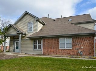 281 Manor Dr, Buffalo Grove, IL 60089