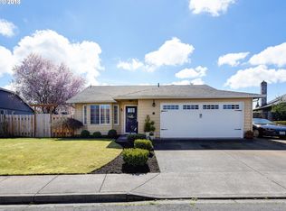 321 W Lincoln St, Carlton, OR 97111