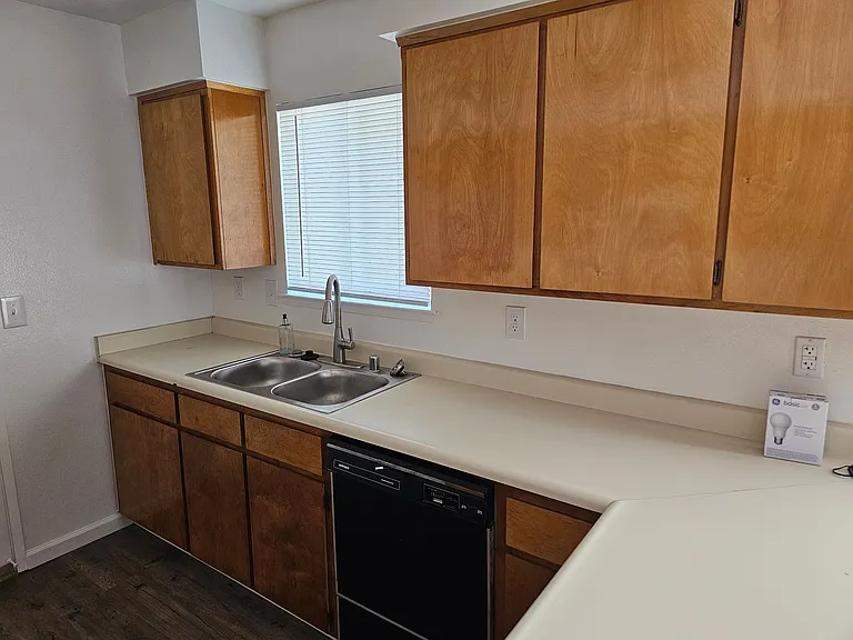 1748 E Beech Ave — Photo 4