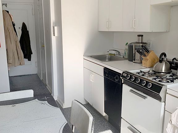 4th image of 190 8th Ave APT 7