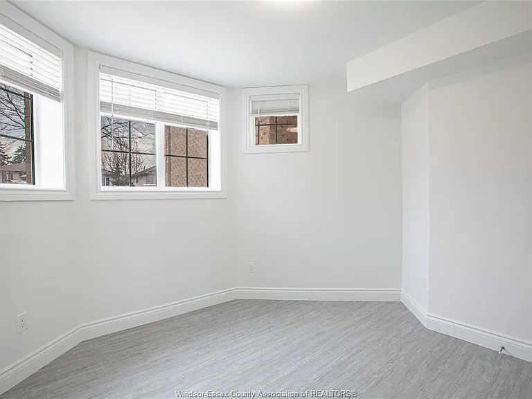 1256 Saint Paul Ave — Photo 7