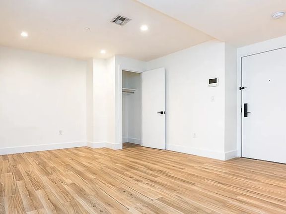 2nd image of 1499 Jefferson Ave #1A
