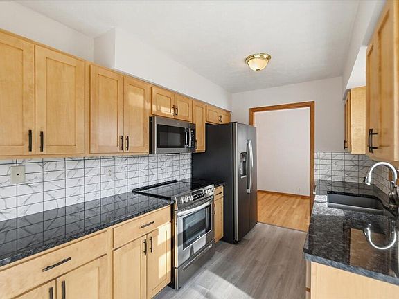 2nd image of 85 Wenwood Cir