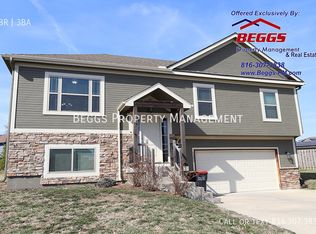 1202 Stonecrest Ct, Kearney, MO 64060