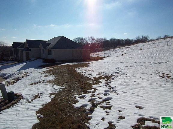 3rd image of 2216 Pueblo Ct