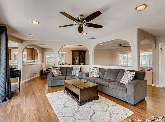 4th image of 202 Rilla Vista Dr
