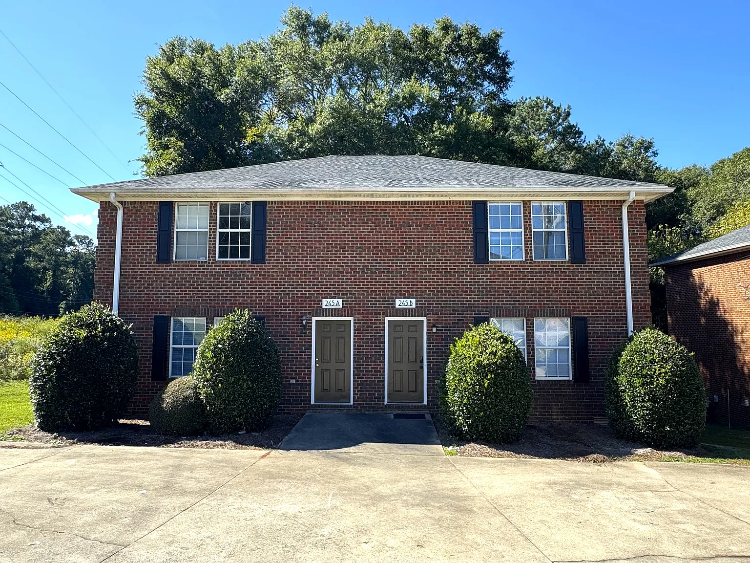 Pineview Townhomes — Photo 1