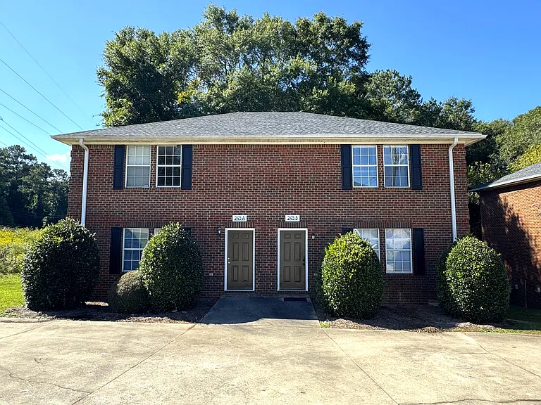 Pineview Townhomes — Photo 1