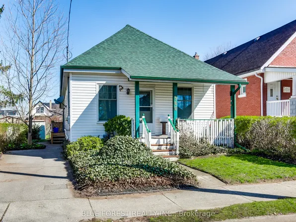 960 Hackett St, London, ON N5Z 1M2