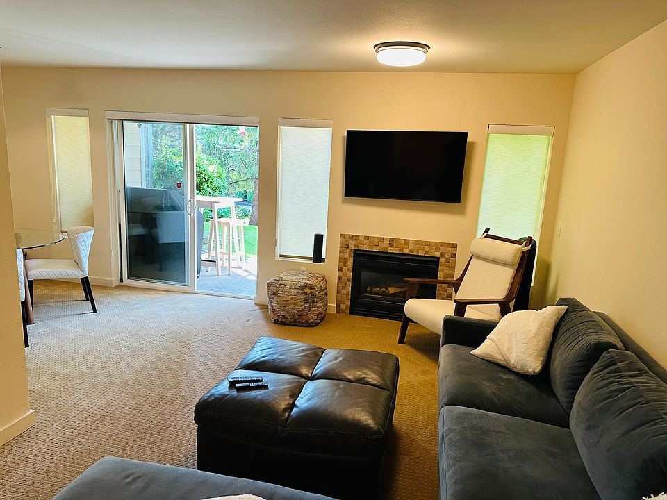 1st image of 710 240th Way SE #204