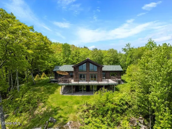 84 Twin Boulder Drive, Diamond Point, NY 12824