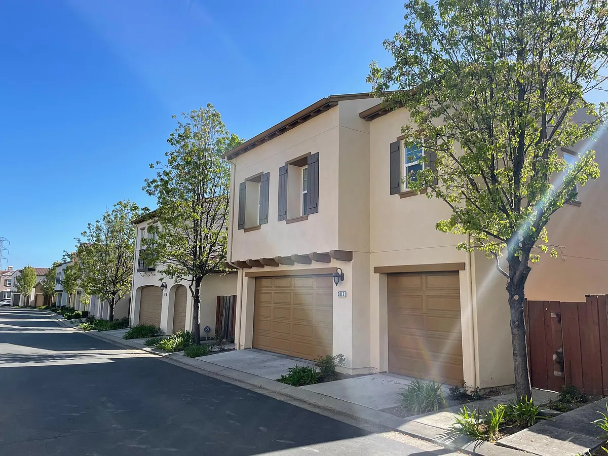 Building Photo - 5013 Rashelle Way