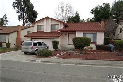 1st image of 121 Evelyn Cir