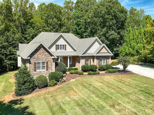 1480 Gilfield Dr, Forest, VA 24551