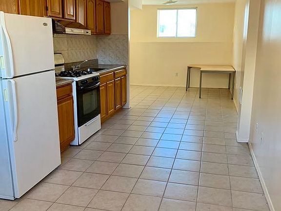 4th image of 58 Latourette Ln #2