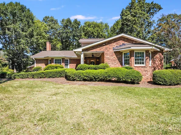 5500 Glen Forest Dr, Charlotte, NC 28226